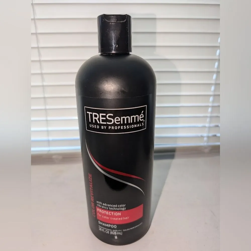 TRESemmé Color Revitalize 28oz Shampoo
